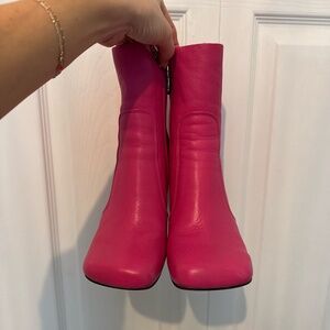 Fuschia pink leather L'intervalle boots